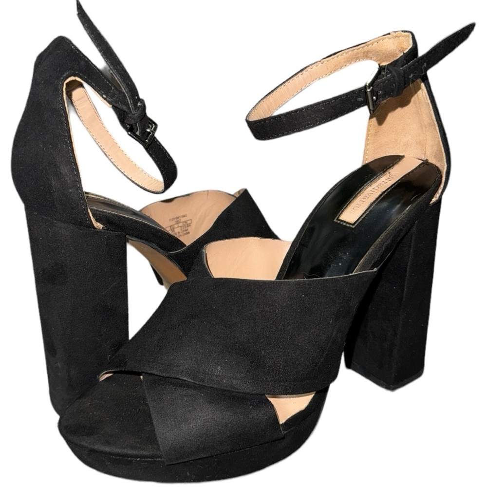 Women’s Stradivarius Black Suede Ankle Strap Heels - 6